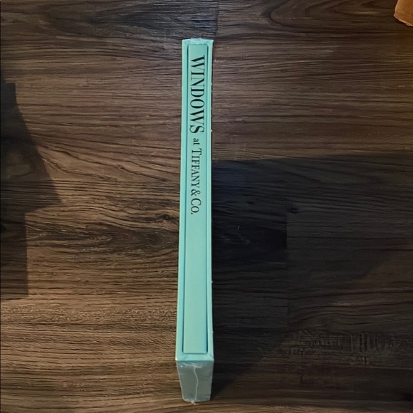 New Tiffany Assouline Black Coffee Table Book (comes w/box) original shrink wrap - Picture 5 of 10